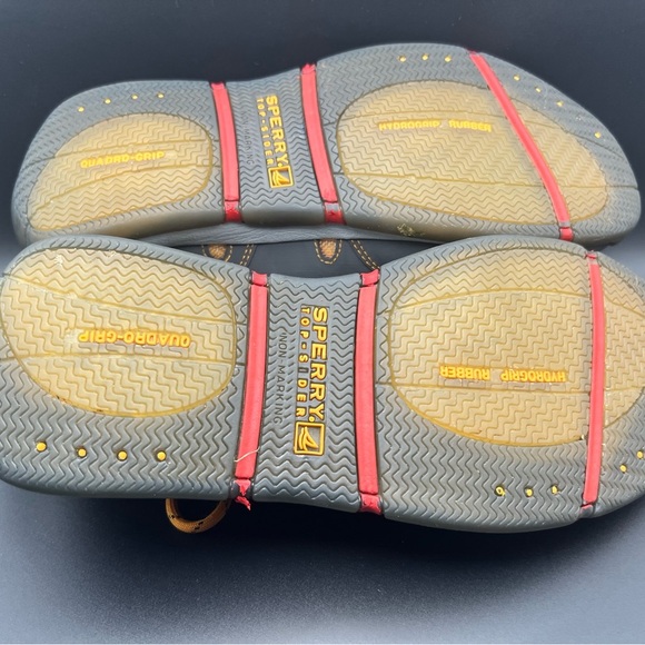 Sperry Hydrogrip Quad-Grip technology for enhanced traction and non marking sole - Picture 4 of 5